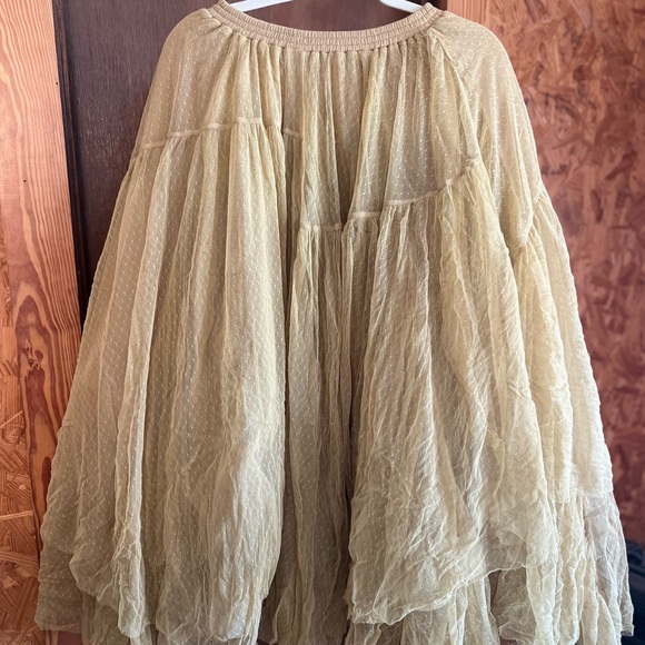 Grace Tulle Maxi Skirt - Picture 3 of 11